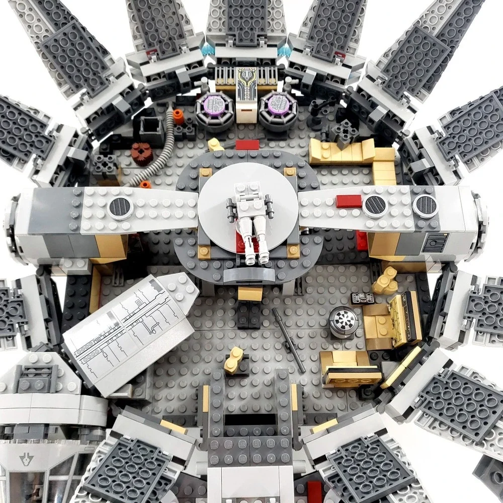 LEGO Star Wars: Millennium Falcon (75105) Incomplete w/ Instructions Manual